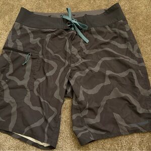 Patagonia Men's Hybrid Shorts in Black and Gray Pattern